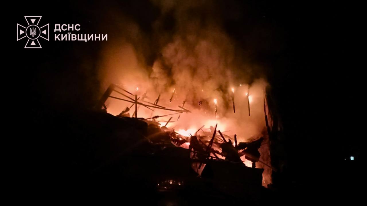 Атака на Київщину 28 вересня: двоє травмованих, 22 об'єкти пошкоджено
