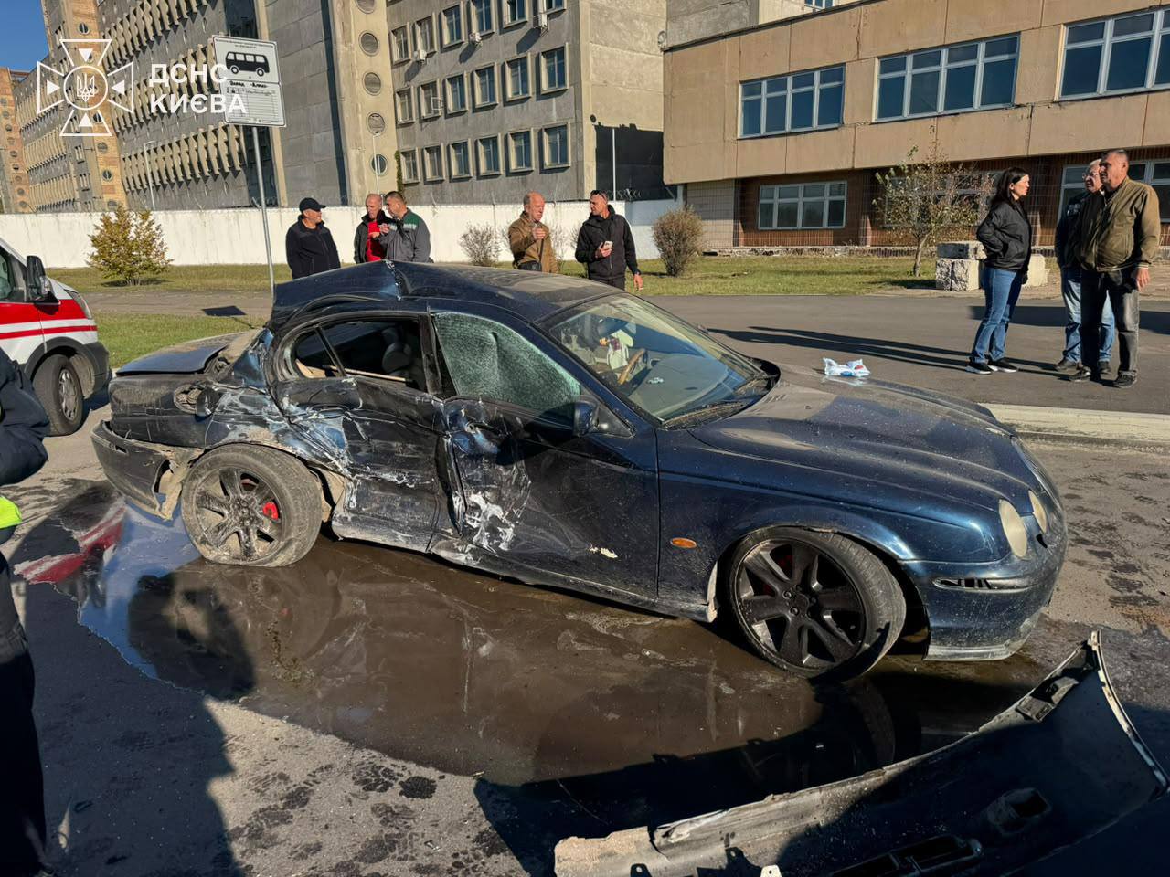 Масова ДТП на Пухівській у Києві: троє постраждалих