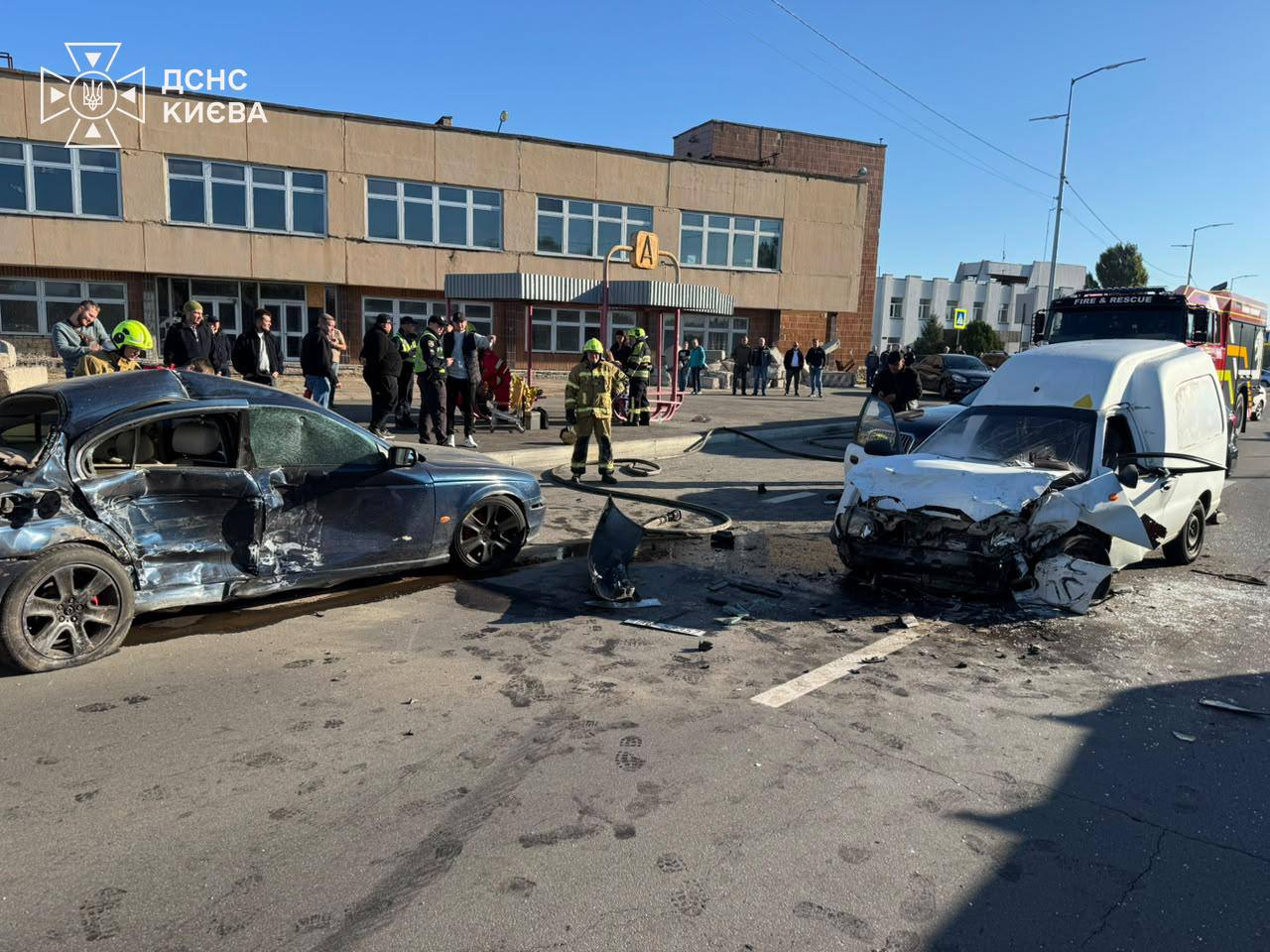 Масова ДТП на Пухівській у Києві: троє постраждалих