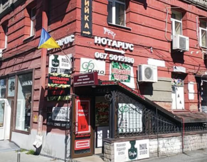 Київ за місяць звільнили від понад 1800 незаконних рекламних конструкцій