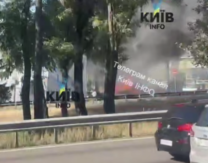 У Києві «приліт» біля ТРЦ «Республіка Парк»: є постраждалі