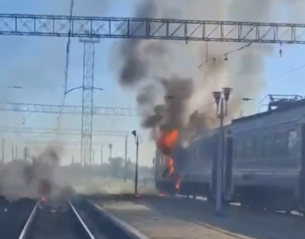 Росія атакувала два пасажирські поїзди: є постраждалі та зникла провідниця